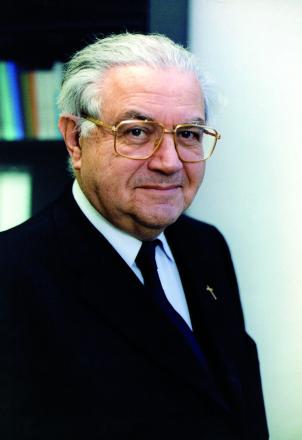 Una biblioteca da salvare.  Tre appelli per la “Demarchi”