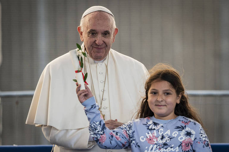 Manifesto di Papa Francesco: dialogo fra le generazioni, educazione e lavoro